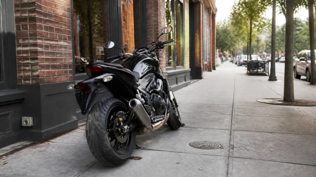 Can you park your motorcycle on the sidewalk? Rules and penalties